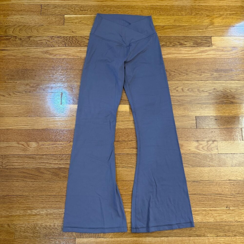 CRZ YOGA Butterluxe Crossover Flare Legging in Pale Purple - Size ?? 2/4